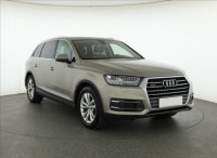 Audi Q7  3.0 TDI .