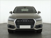 Audi Q7  3.0 TDI .