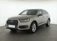Audi Q7  3.0 TDI .