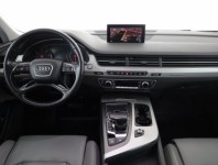 Audi Q7  3.0 TDI .