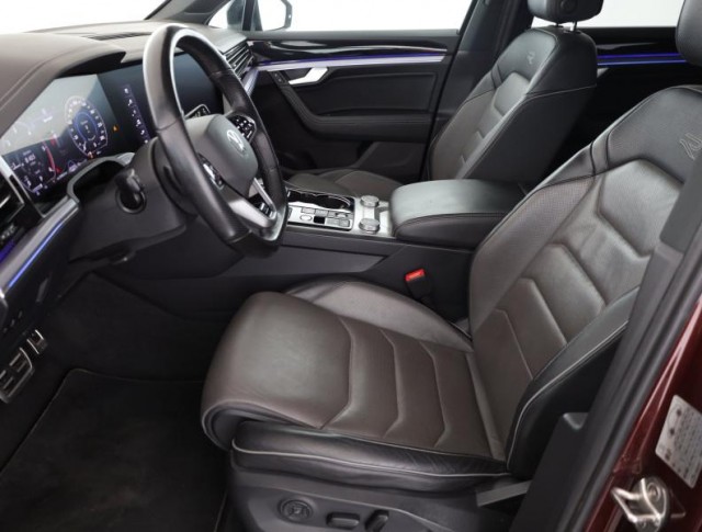 Volkswagen Touareg  3.0 TDI R