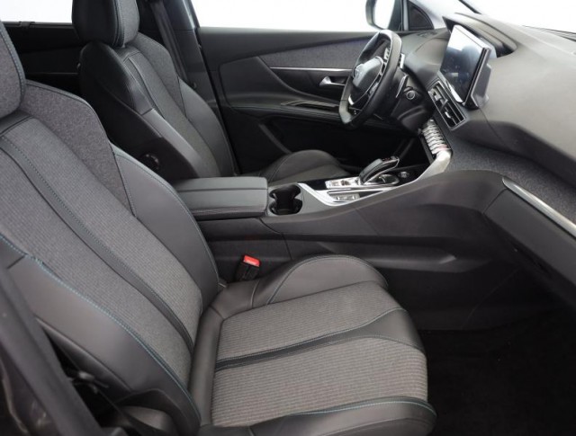 Peugeot 5008  1.5 BlueHDi 