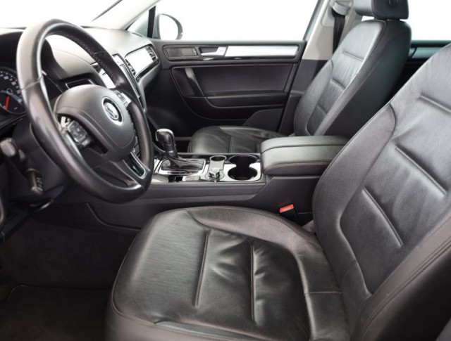 Volkswagen Touareg  3.0 TDI 
