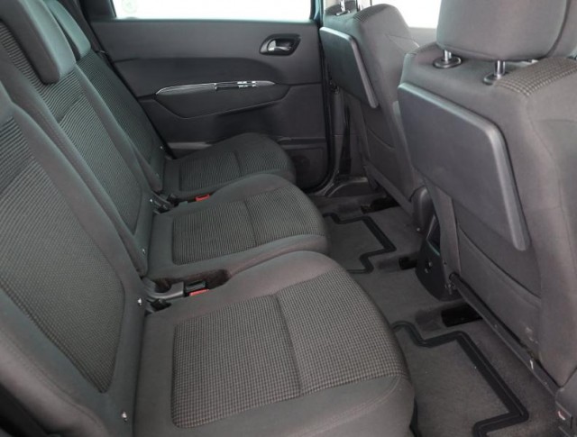 Peugeot 5008  2.0 BlueHDi 