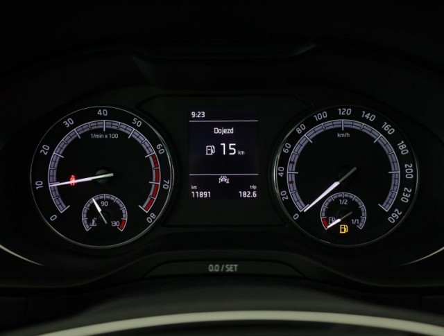 Škoda Karoq  1.0 TSI Ambition Plus