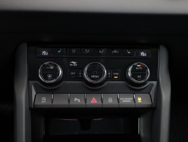 Škoda Karoq  1.0 TSI Ambition Plus