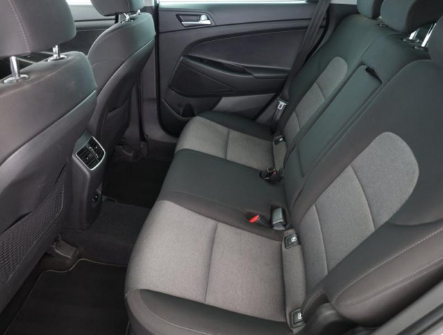 Hyundai Tucson  1.6 CRDi Trikolor