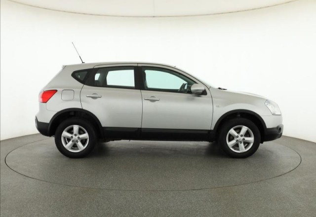 Nissan Qashqai  1.6 