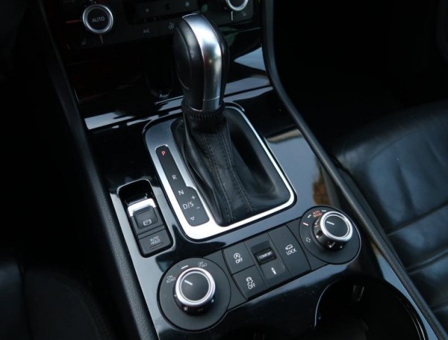 Volkswagen Touareg  3.0 TDI R-Line