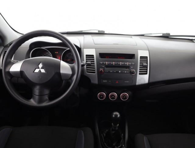 Mitsubishi Outlander  2.0 DI-D 