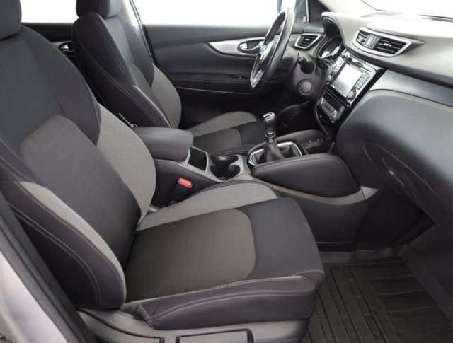 Nissan Qashqai  1.2 DIG-T 
