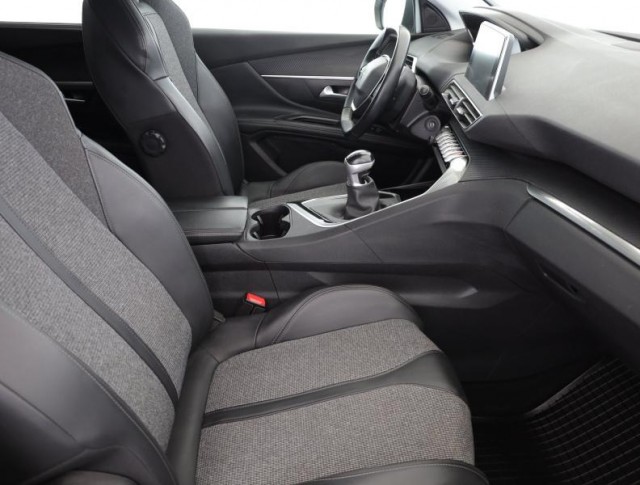 Peugeot 5008  1.5 BlueHDi 