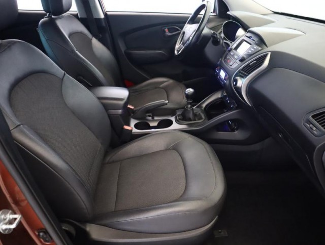 Hyundai ix35  2.0 CRDi Trikolor