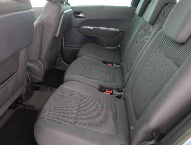 Peugeot 5008  2.0 HDI 