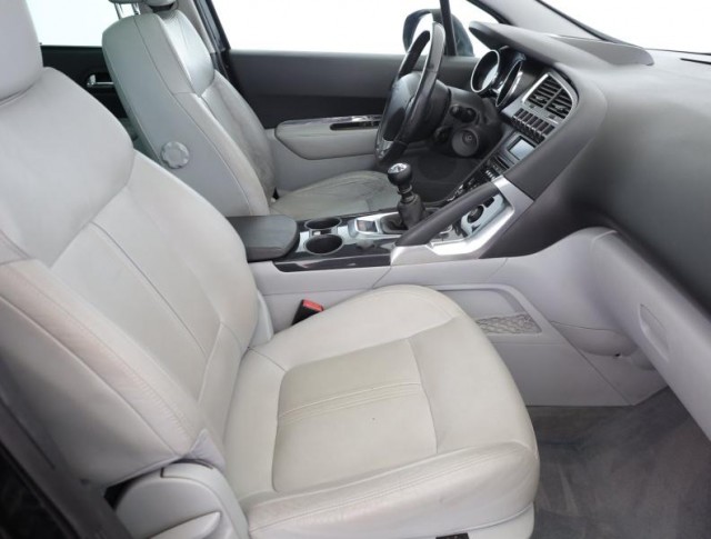Peugeot 3008  2.0 HDi 