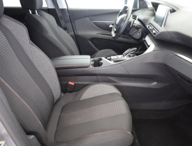 Peugeot 5008  1.5 BlueHDi 