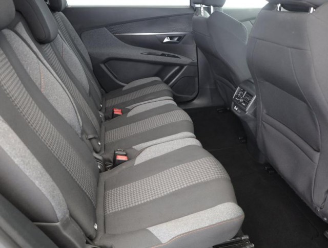 Peugeot 5008  1.5 BlueHDi 
