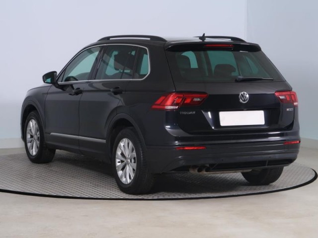 Volkswagen Tiguan  2.0 TSI 