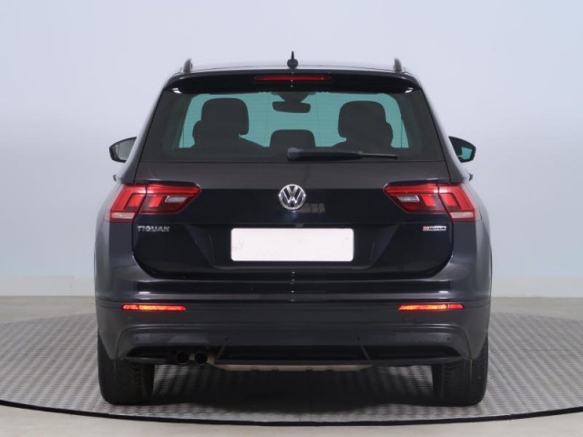 Volkswagen Tiguan  2.0 TSI 