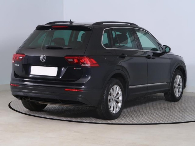 Volkswagen Tiguan  2.0 TSI 