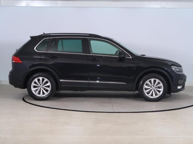 Volkswagen Tiguan  2.0 TSI 