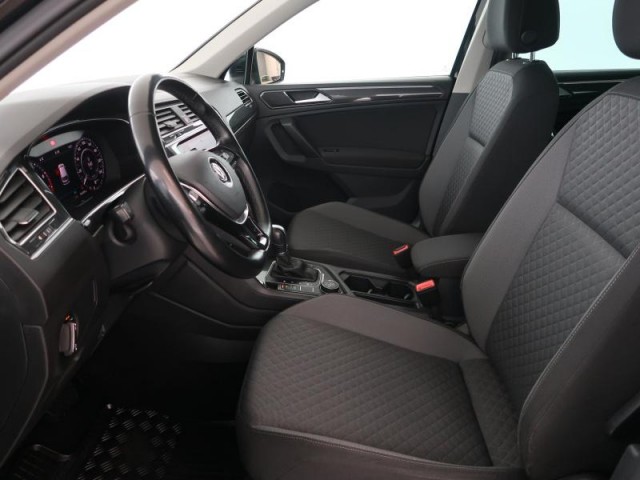 Volkswagen Tiguan  2.0 TSI 