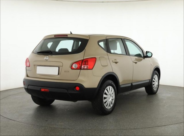 Nissan Qashqai  1.6 