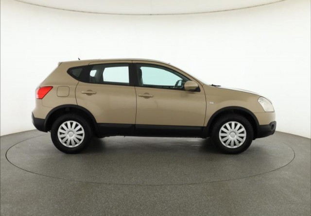 Nissan Qashqai  1.6 