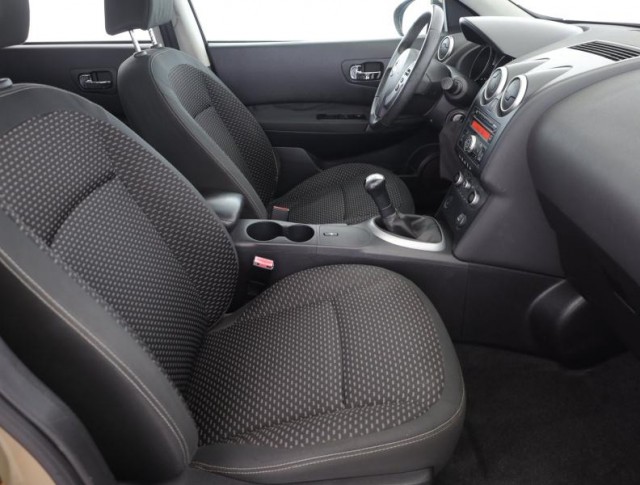 Nissan Qashqai  1.6 