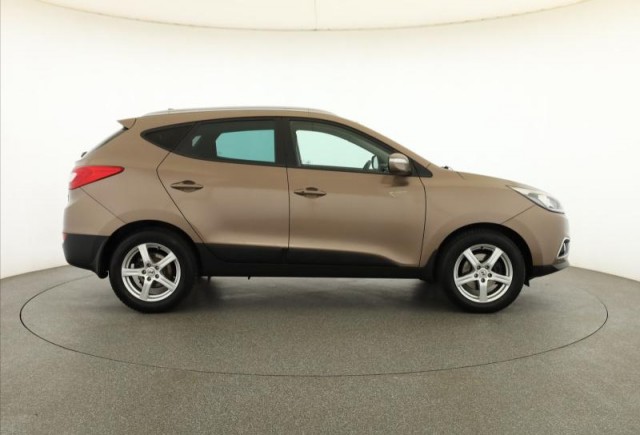 Hyundai ix35  2.0 CRDi Trikolor