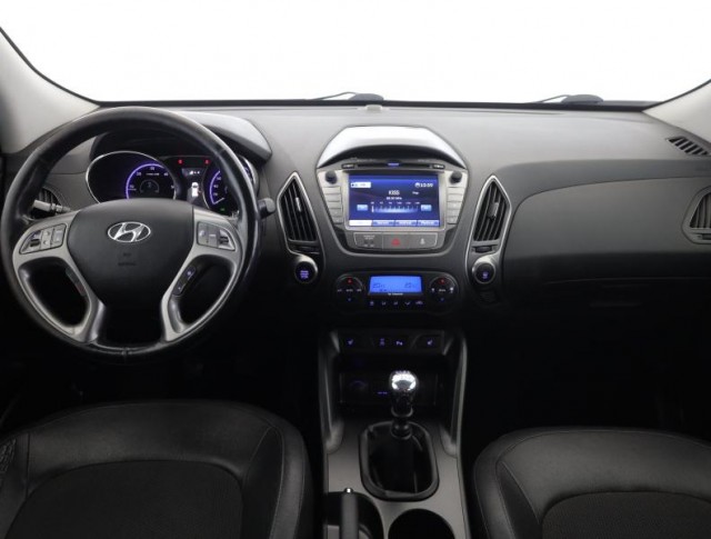 Hyundai ix35  2.0 CRDi Trikolor