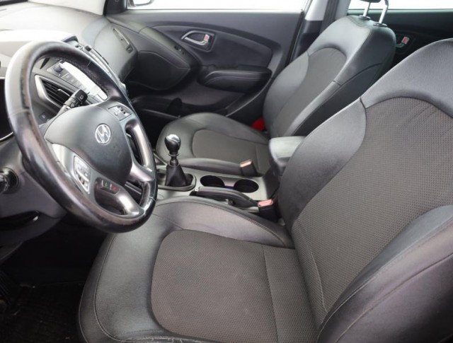 Hyundai ix35  2.0 CRDi Trikolor