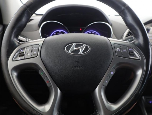 Hyundai ix35  2.0 CRDi Trikolor