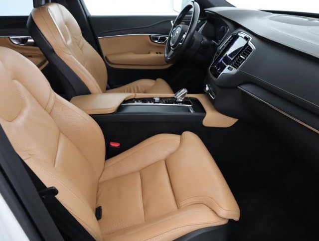 Volvo XC90  B5 AWD 