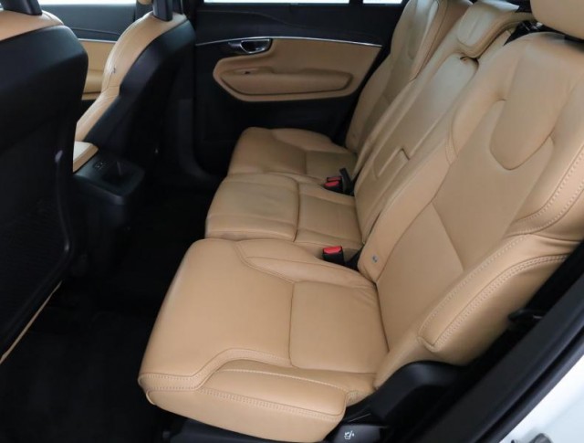 Volvo XC90  B5 AWD 