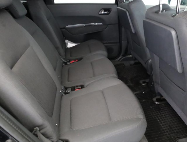 Peugeot 5008  1.6 HDi 