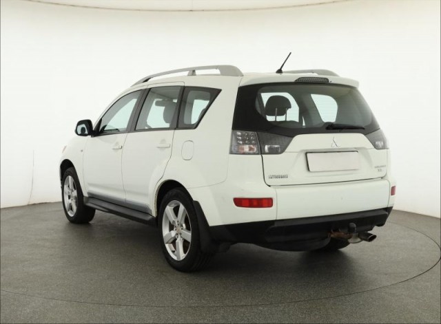 Mitsubishi Outlander  2.4 MIVEC 