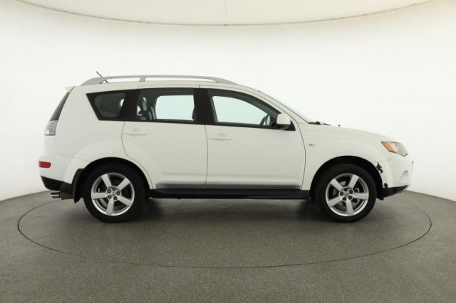 Mitsubishi Outlander  2.4 MIVEC 