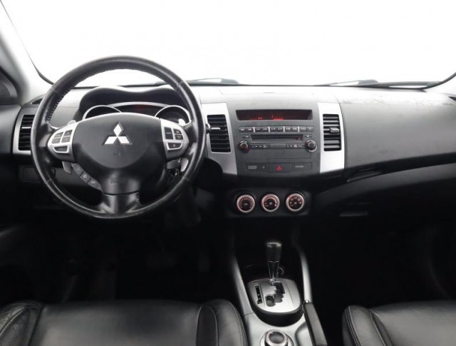 Mitsubishi Outlander  2.4 MIVEC 