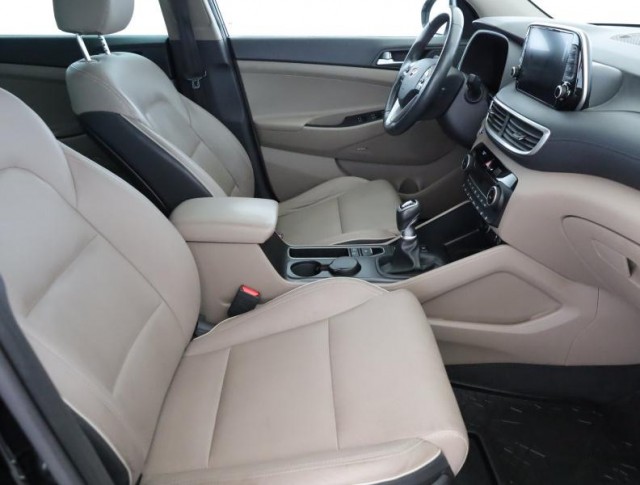 Hyundai Tucson  2.0 CRDi 