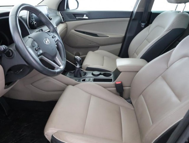 Hyundai Tucson  2.0 CRDi 