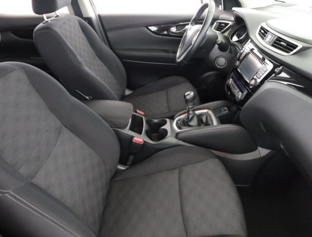 Nissan Qashqai  1.6 DIG-T 