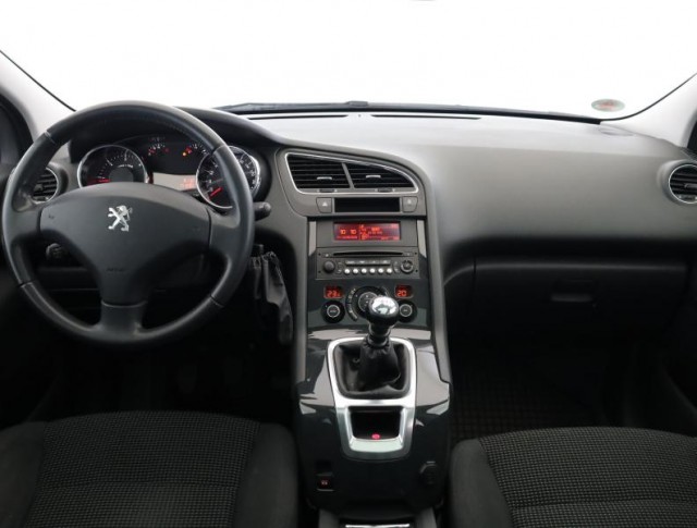 Peugeot 5008  2.0 BlueHDi 