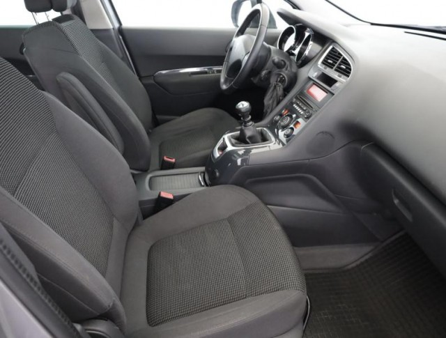 Peugeot 5008  2.0 BlueHDi 
