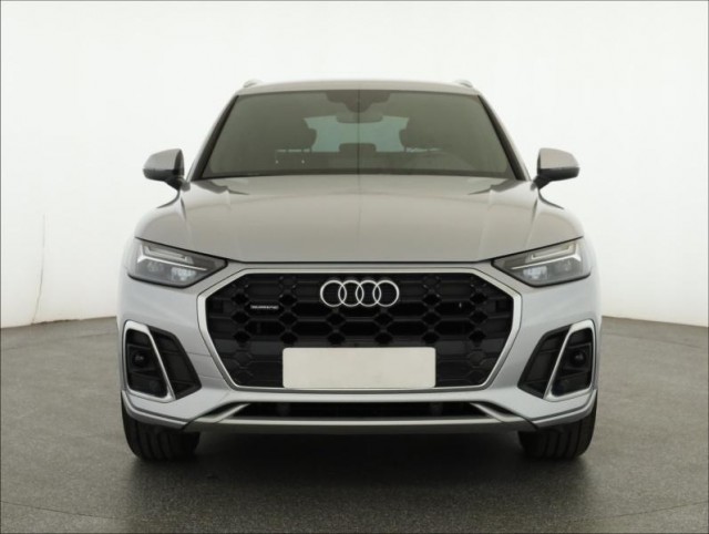 Audi Q5  40 TDI S line