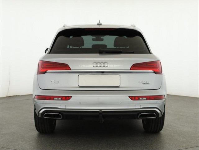 Audi Q5  40 TDI S line