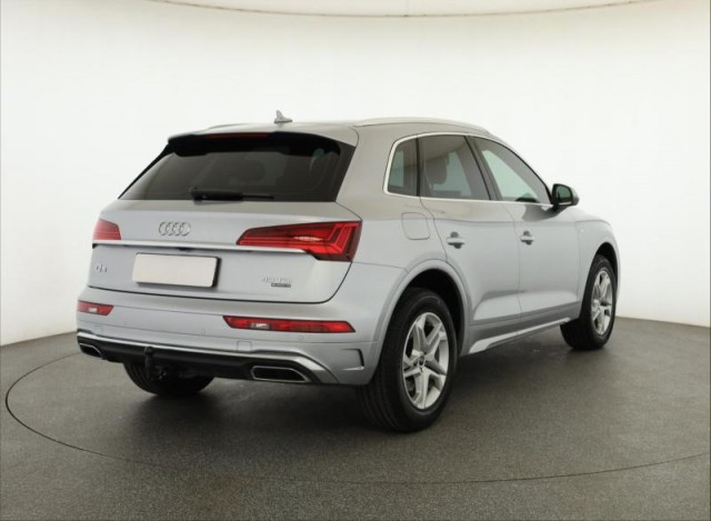 Audi Q5  40 TDI S line