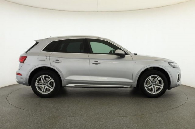 Audi Q5  40 TDI S line