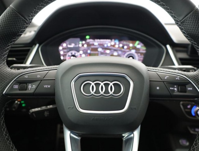 Audi Q5  40 TDI S line
