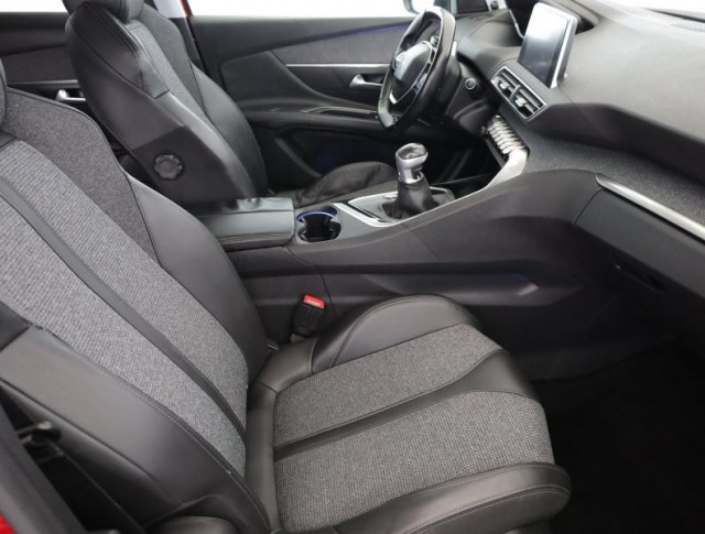 Peugeot 3008  1.6 BlueHDi Allure